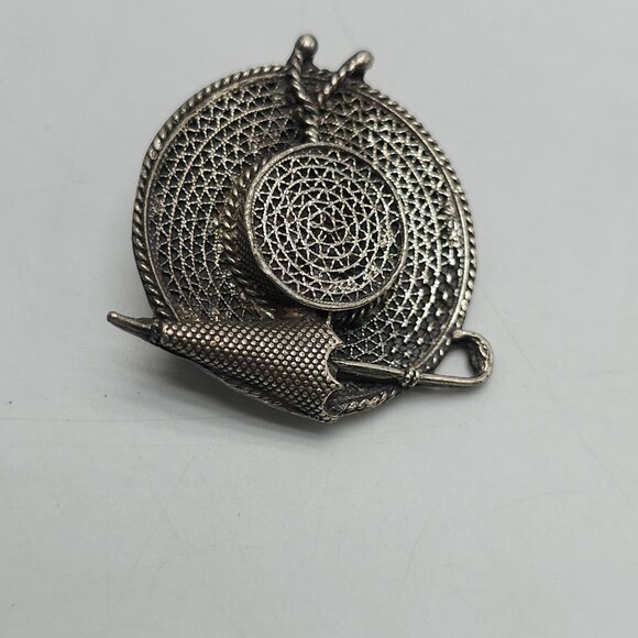 Vintage Silver Tone Hat Umbrella Brooch Pin With Intricate Mesh Design - Picture 2 of 4